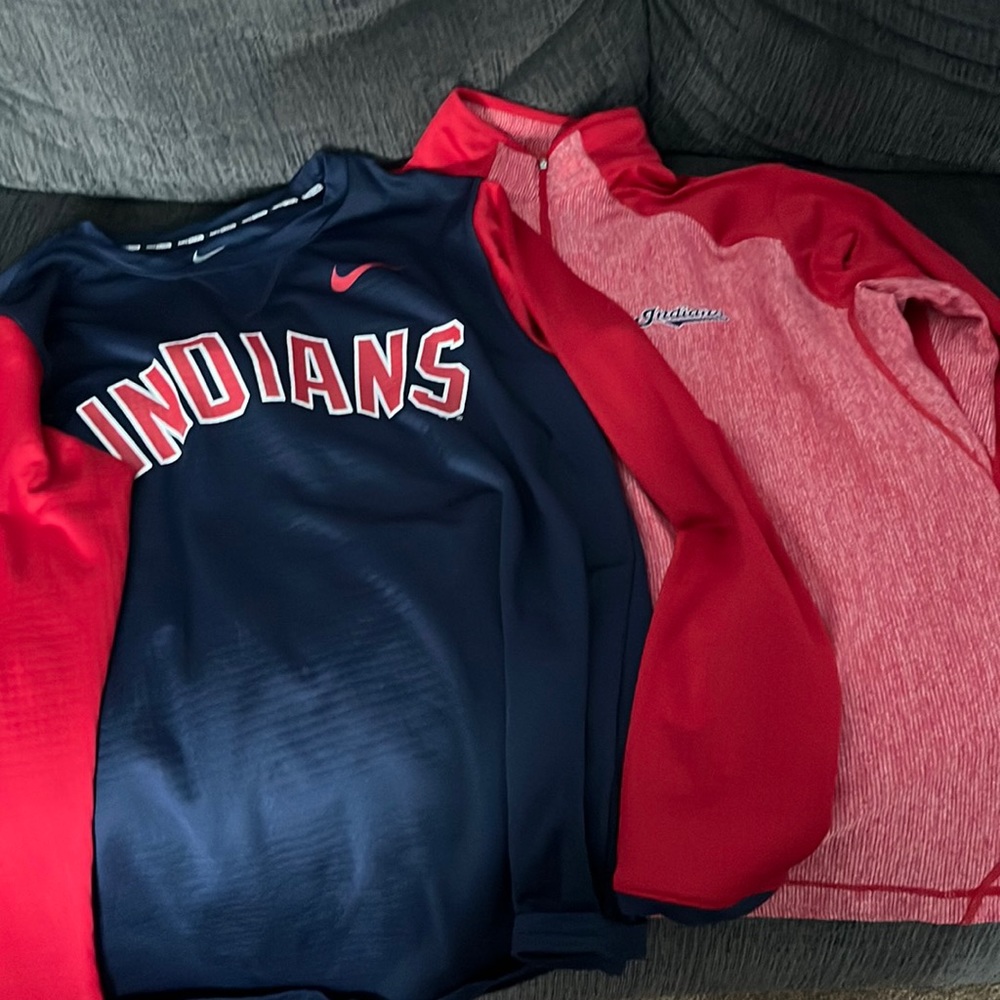 Cleveland Indians Pullover Bundle